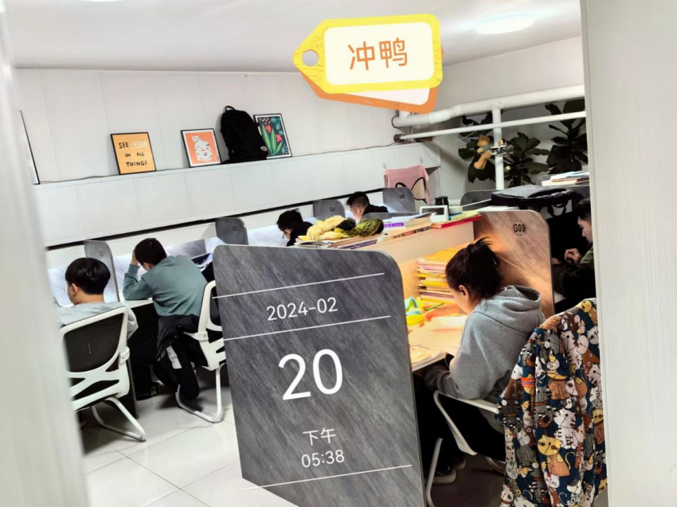 逃離一線城市這群年輕人在縣城用AI致富