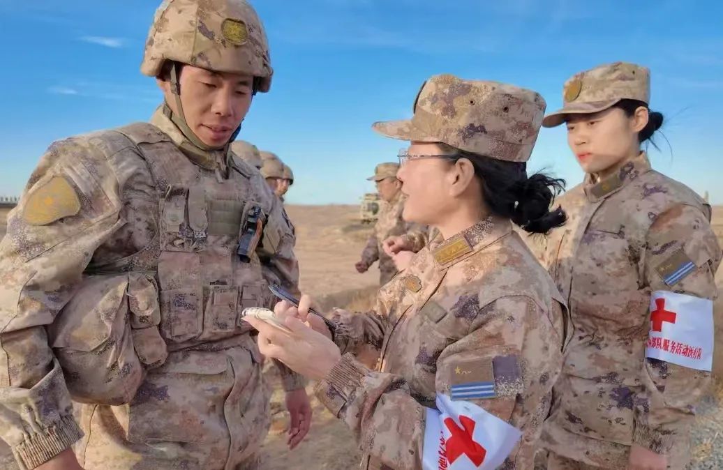 全國政協委員封穎璐：中醫(yī)藥事業(yè)要走到官兵中間走近一線戰(zhàn)位