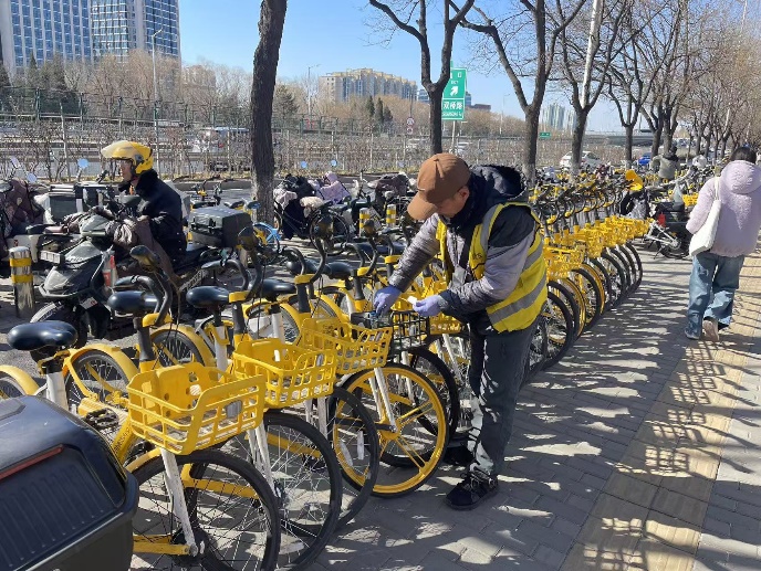 “牛皮癬”般的非法小廣告盯上了共享單車(chē)(圖3)